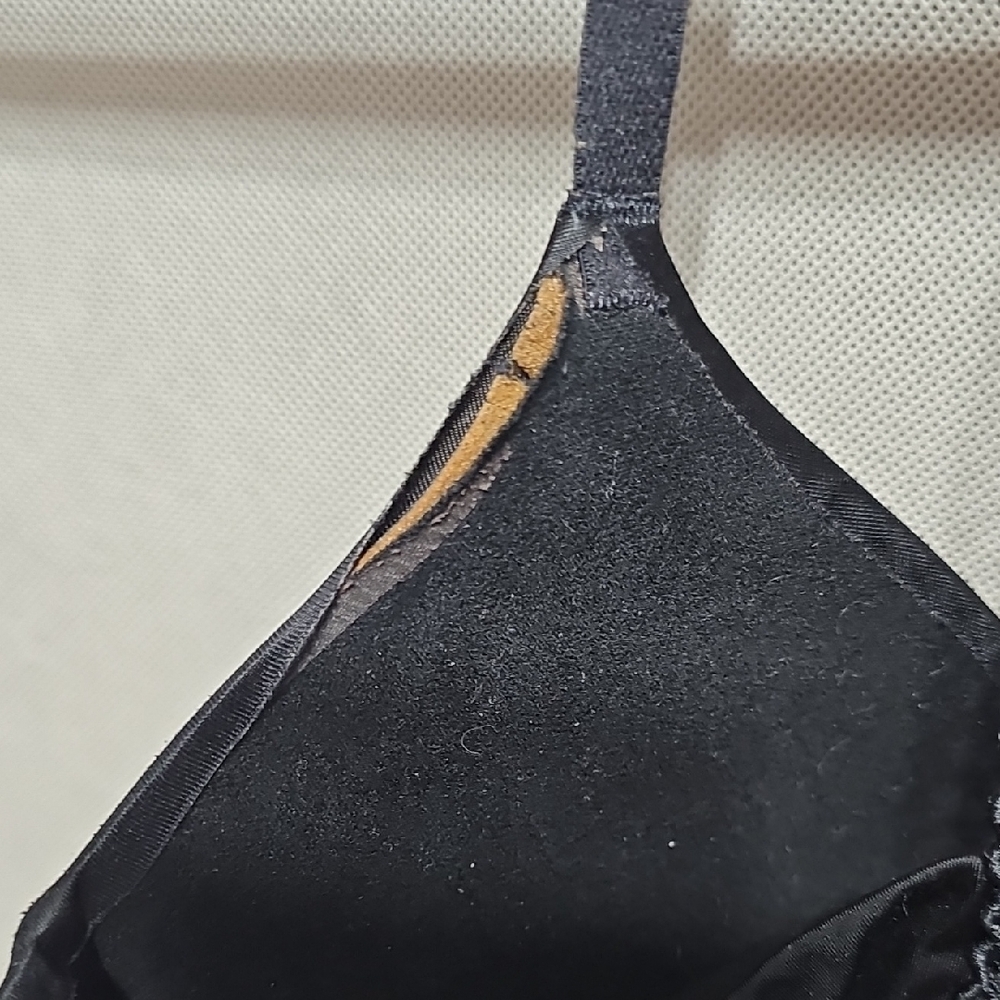 Victoria's Secret Black Strappy Bra - Picture 4 of 5